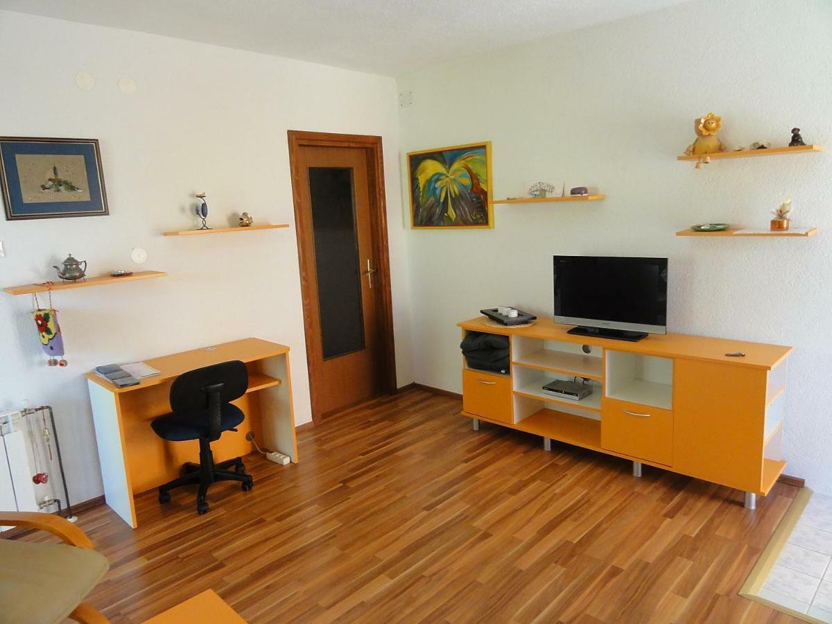 Cozy Apartment Ernesto*Good Location*روفينج المظهر الخارجي الصورة